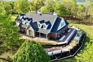 25 E Shoreline Drive, Eufaula, OK 74432