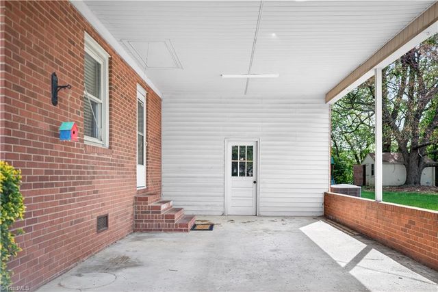 1407 Lambs Lane, Kernersville, NC 27284