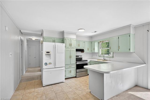 1407 Lambs Lane, Kernersville, NC 27284