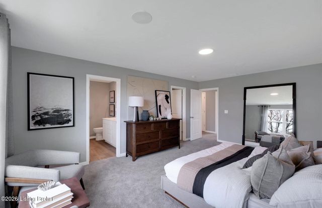 8510 Lysander Dr, Louisville, KY 40214