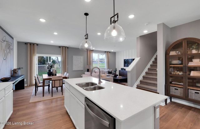 8510 Lysander Dr, Louisville, KY 40214