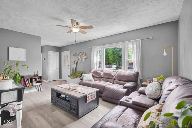 606 W 7th Street, Seymour, IN 47274