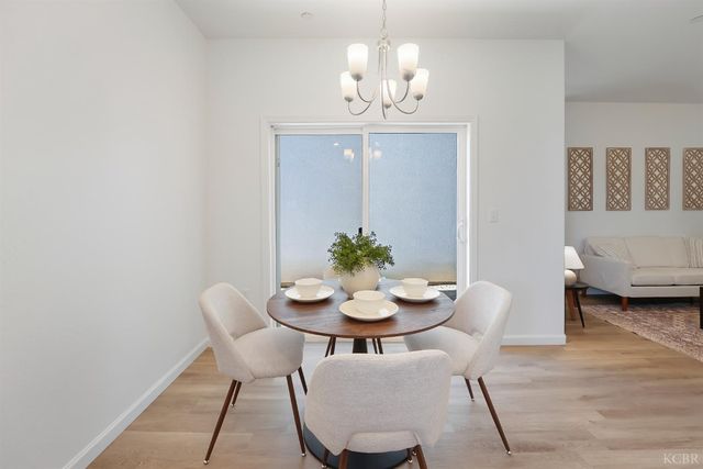 1057 Buena Vista Lane, Hanford, CA 93230