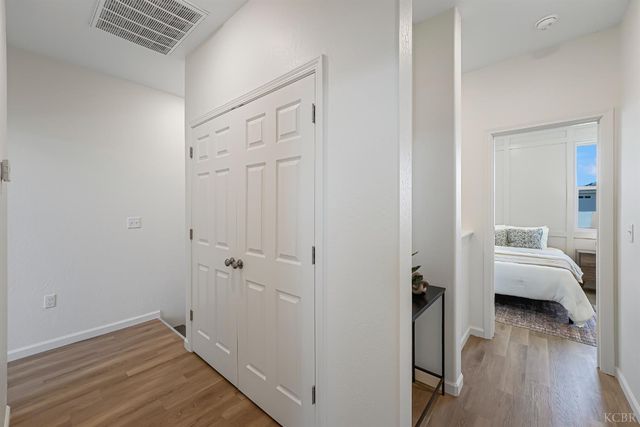 1057 Buena Vista Lane, Hanford, CA 93230