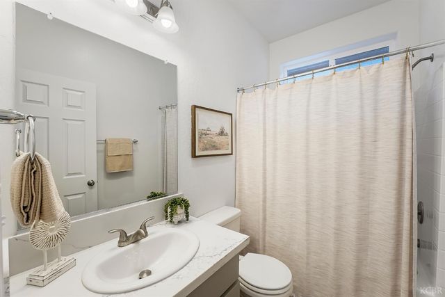 1057 Buena Vista Lane, Hanford, CA 93230