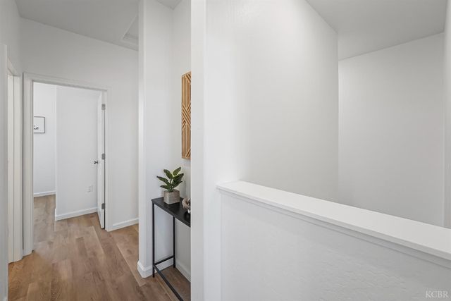 1057 Buena Vista Lane, Hanford, CA 93230