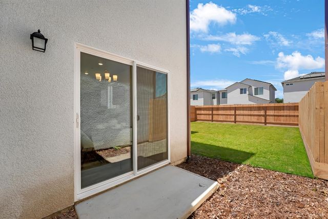 1057 Buena Vista Lane, Hanford, CA 93230