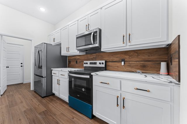 4507 Metropolitan Avenue, Dallas, TX 75210