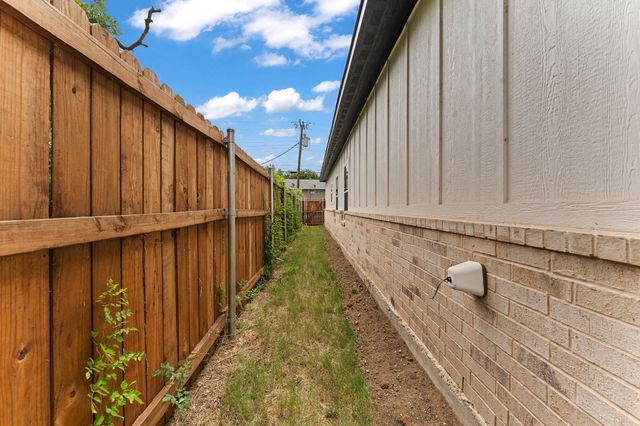 4507 Metropolitan Avenue, Dallas, TX 75210