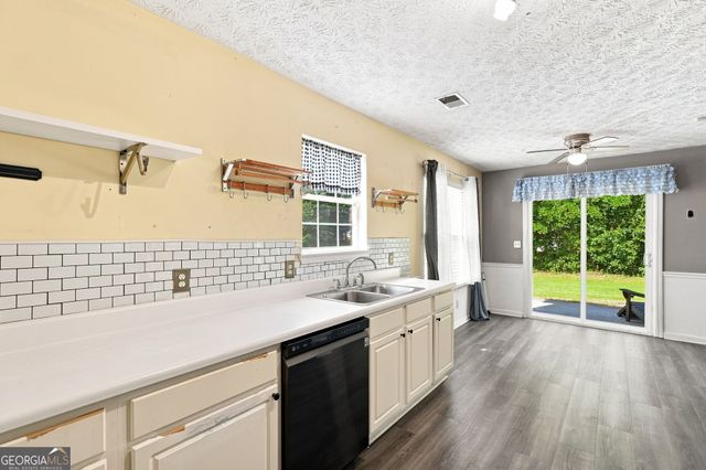 1648 Graystone Drive, Hampton, GA 30228