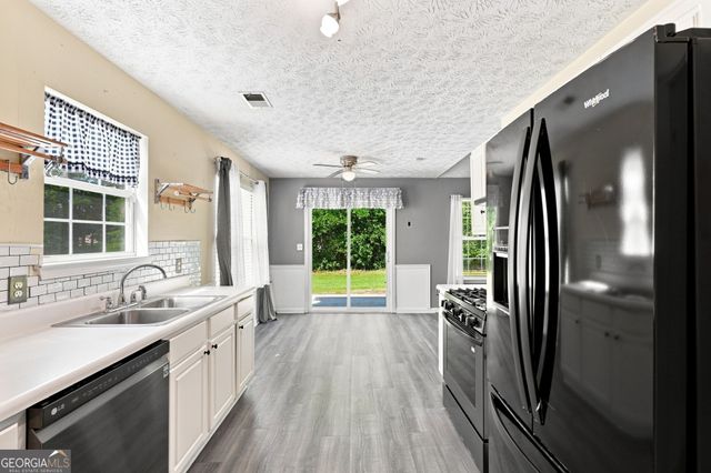 1648 Graystone Drive, Hampton, GA 30228