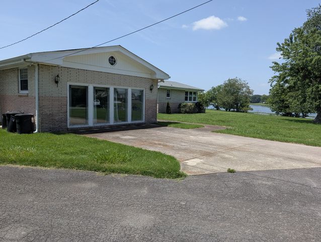 413 Private Dr, Hendersonville, TN 37075