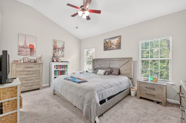 104 E Ridgeview Trce, Hendersonville, TN 37075