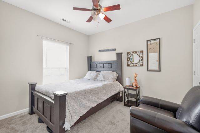 104 E Ridgeview Trce, Hendersonville, TN 37075