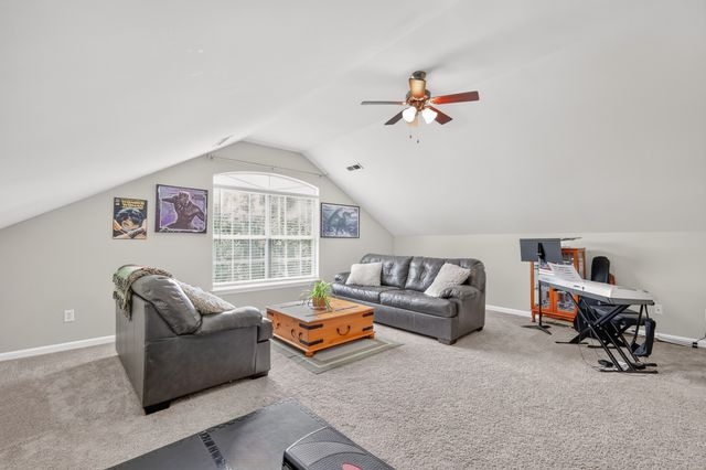 104 E Ridgeview Trce, Hendersonville, TN 37075