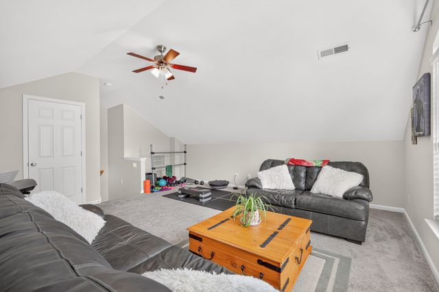 104 E Ridgeview Trce, Hendersonville, TN 37075