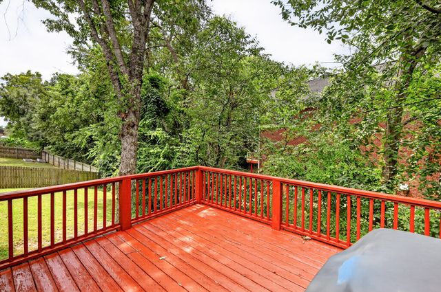 104 E Ridgeview Trce, Hendersonville, TN 37075