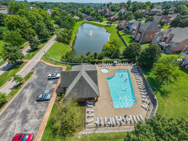 104 E Ridgeview Trce, Hendersonville, TN 37075