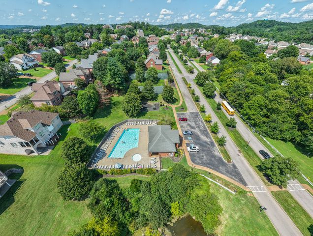 104 E Ridgeview Trce, Hendersonville, TN 37075