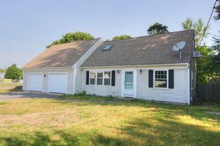 24 Mill St, Dennis, MA 02639