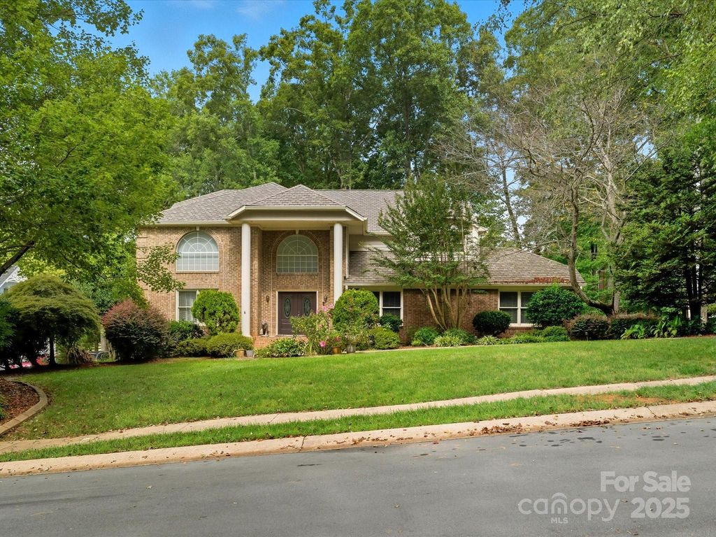 8909 Abberley Court, Huntersville, NC 28078