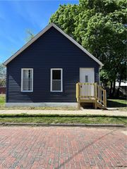 7118 Elton Avenue, Cleveland, OH 44102