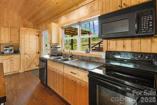 120 Wilderness Drive, Weaverville, NC 28787