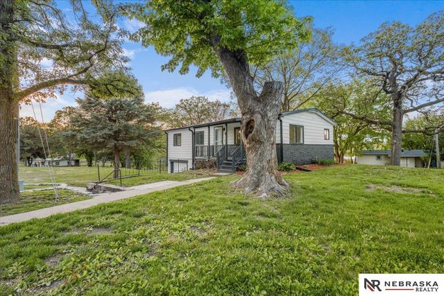 2414 Jefferson Road, Plattsmouth, NE 68048