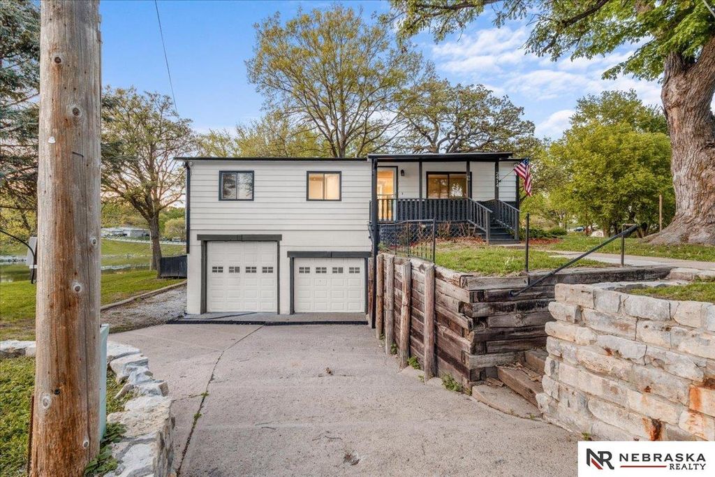 2414 Jefferson Road, Plattsmouth, NE 68048