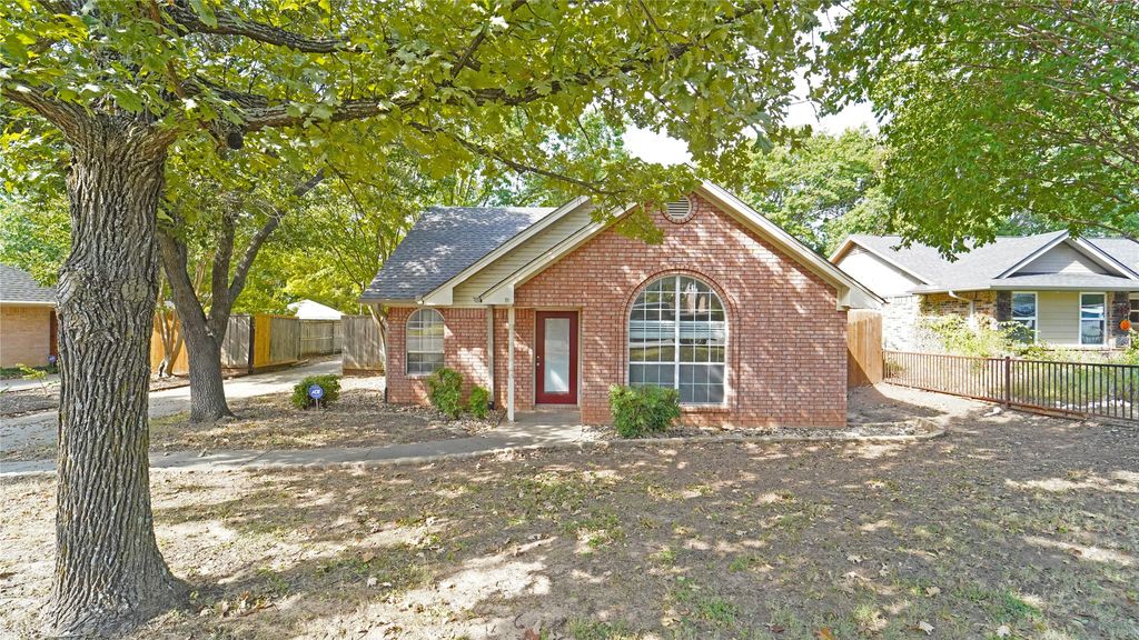 306 Cherry Street, Weatherford, TX 76086