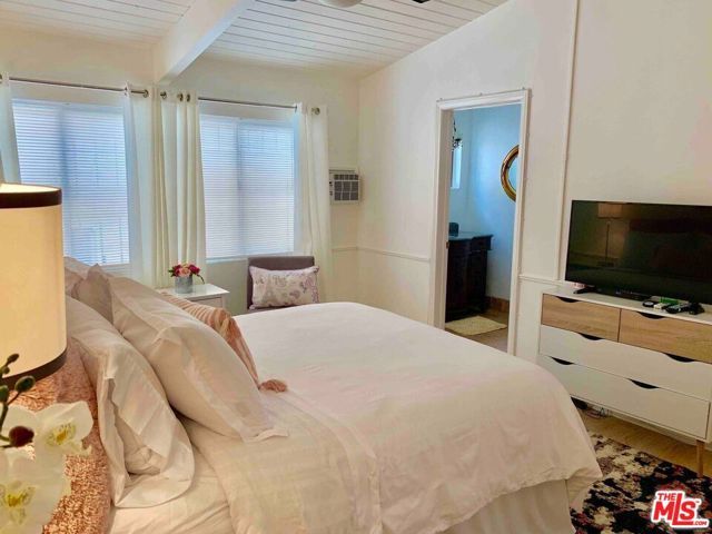 1152 N Ogden Drive, West Hollywood, CA 90046