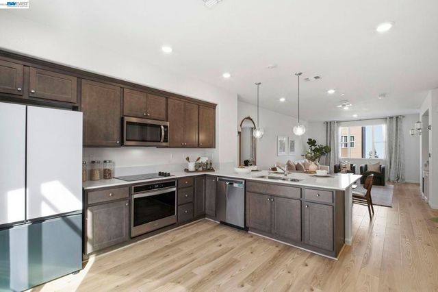 29741 Hansen, Hayward, CA 94544