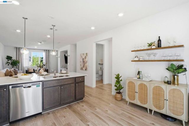 29741 Hansen, Hayward, CA 94544