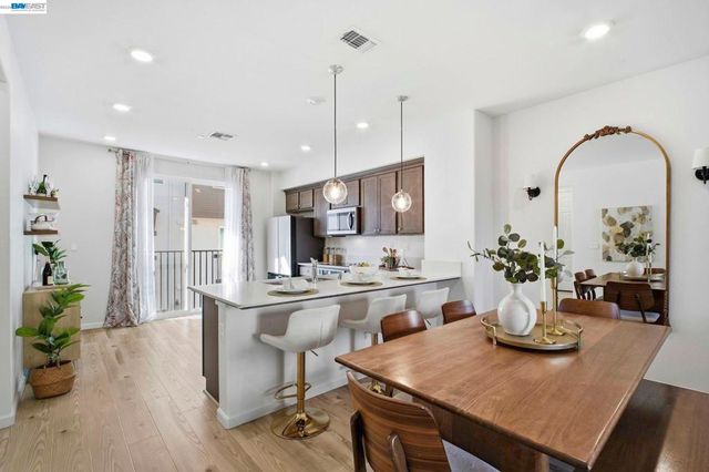 29741 Hansen, Hayward, CA 94544