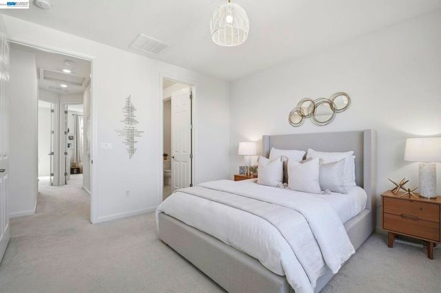 29741 Hansen, Hayward, CA 94544