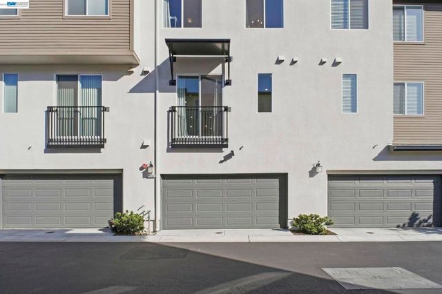 29741 Hansen, Hayward, CA 94544