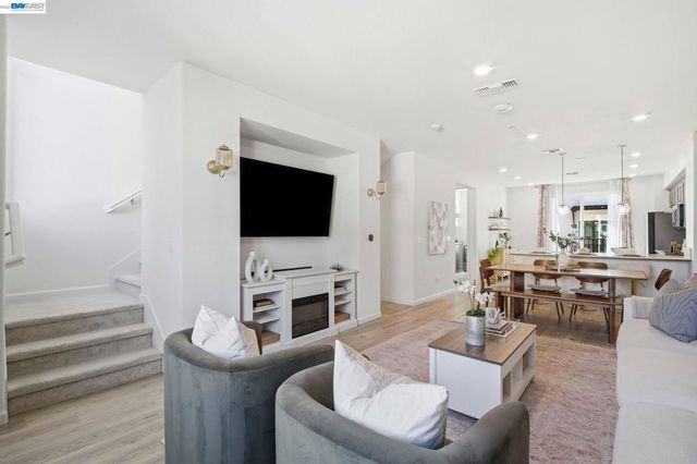 29741 Hansen, Hayward, CA 94544