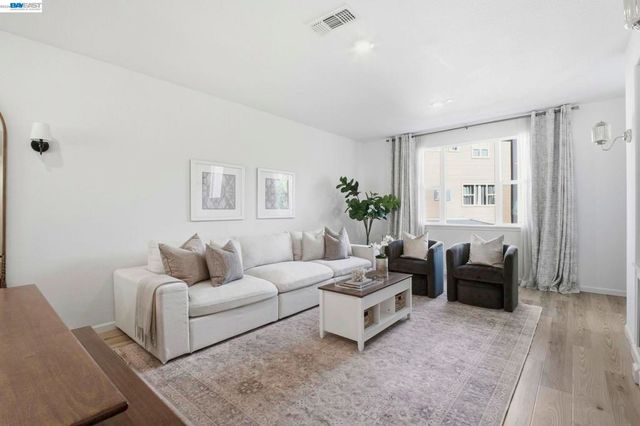 29741 Hansen, Hayward, CA 94544