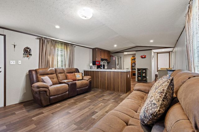 385 Rs County Road 3374, Alba, TX 75410