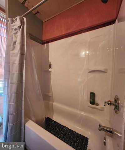 2150 N LAMBERT, Philadelphia, PA 19121