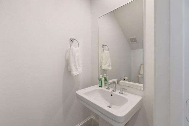 3306 W 12th Street, Houston, TX 77008