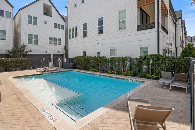 3306 W 12th Street, Houston, TX 77008