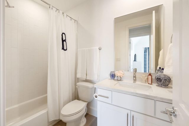 3306 W 12th Street, Houston, TX 77008