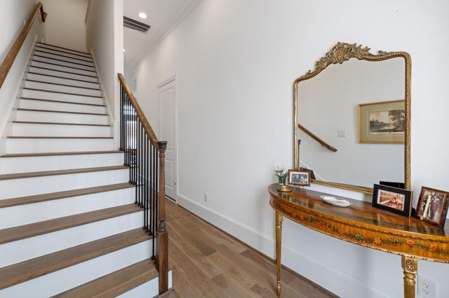 3306 W 12th Street, Houston, TX 77008
