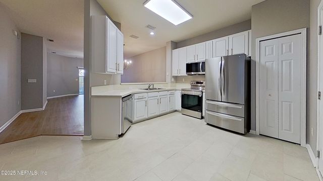 3907 SUMMER GROVE Way N 20, Jacksonville, FL 32257