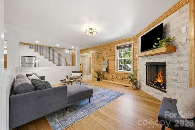 17 Northside Drive, Asheville, NC 28804