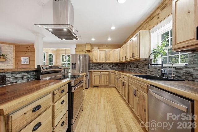 17 Northside Drive, Asheville, NC 28804