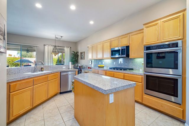 75760 W Heritage, Palm Desert, CA 92211