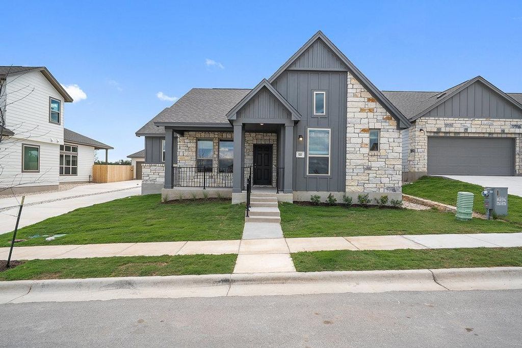 137 Tenny LN, Kyle, TX 78640
