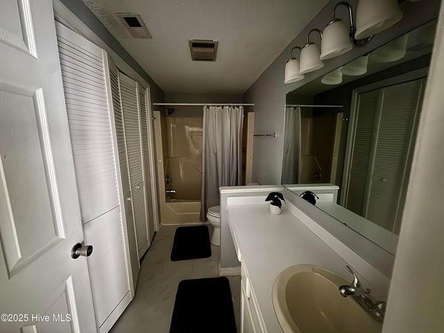 200 Rollins Drive 51, Greenville, NC 27834